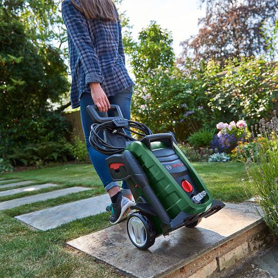 9 Best Pressure Washer for Car 2024 in India, Bosch UniversalAquatak 125 Bar 1500W